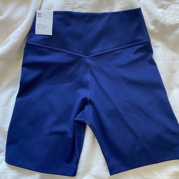 Nike gym shorts - Picture 2 of 2